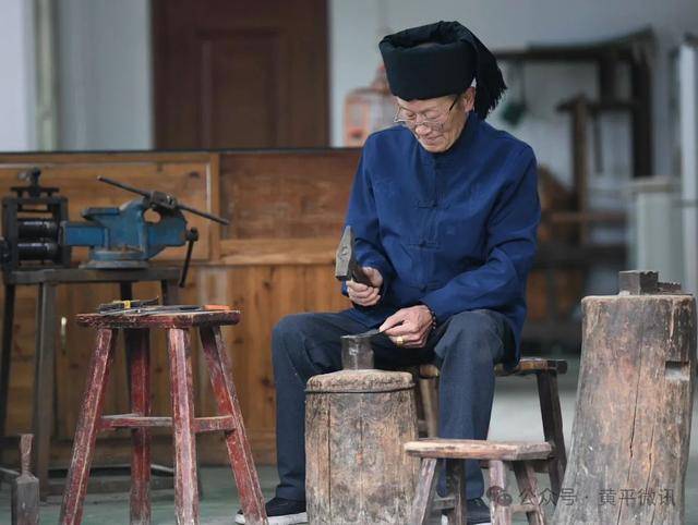 家级非遗传承人杨正贵老师AG真人地址缅怀黄平县国(图2)