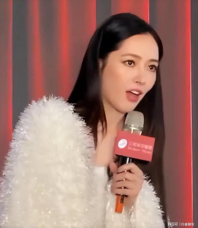 钱向佐带娃有时异地但豪门日子藏不住了AG真人登录郭碧婷手撕谣言:婆婆给(图2) 钱向佐带娃有时异地但豪门日子藏不住了AG真人登录郭碧婷手撕谣言:婆婆给(图2)